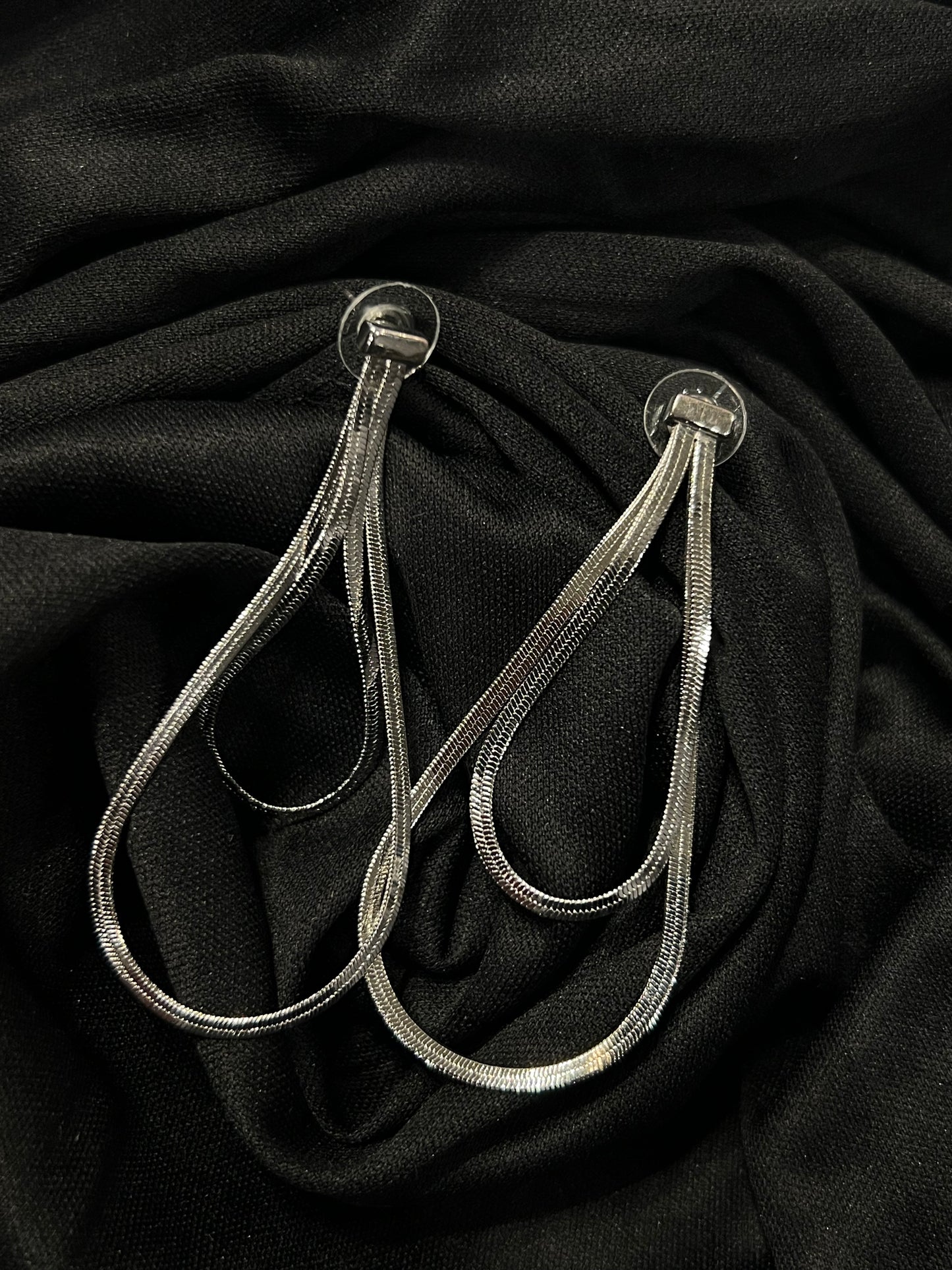 CHAINED TEARDROP