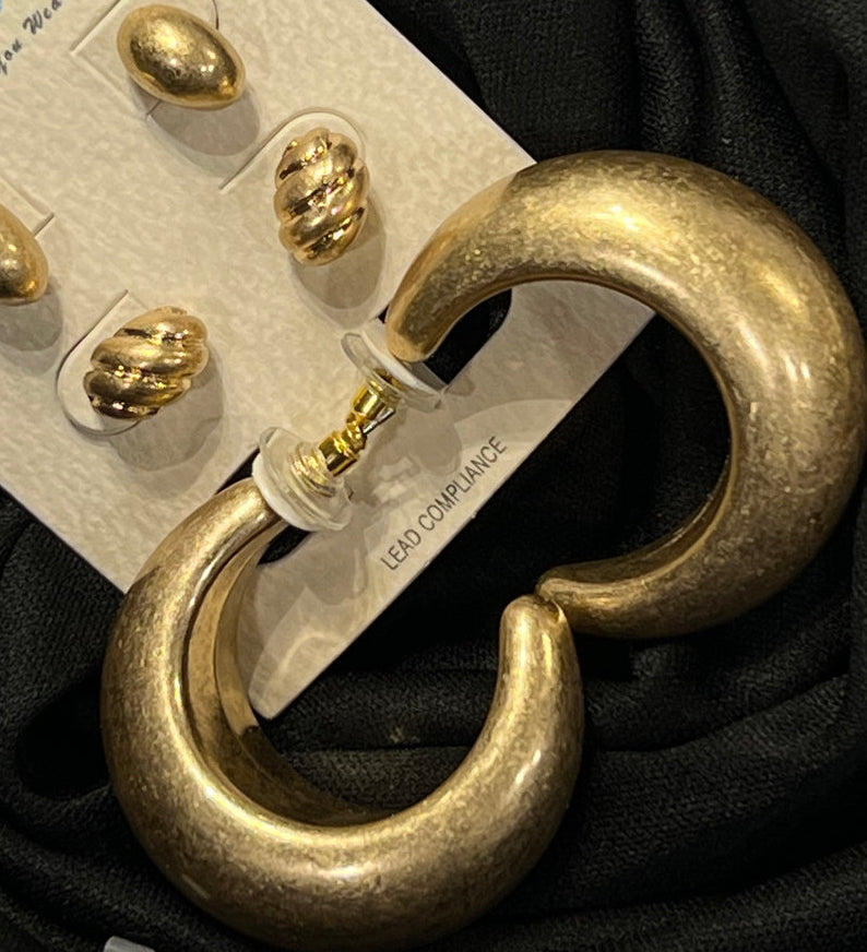 CHUNKY GOLDEN HOOP TRIO SET