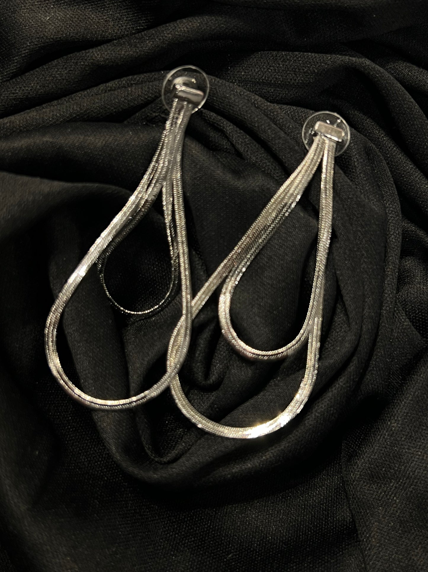 CHAINED TEARDROP