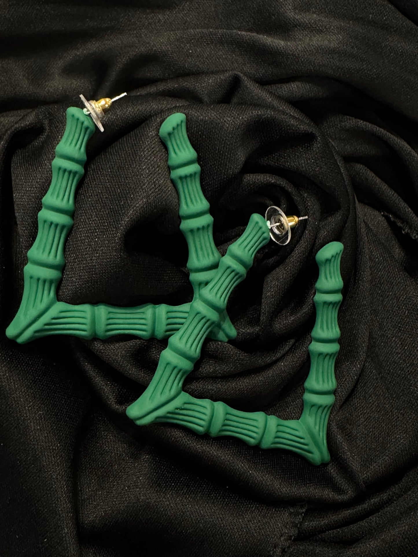 KELLY GREEN TRIANGLE BAMBOO