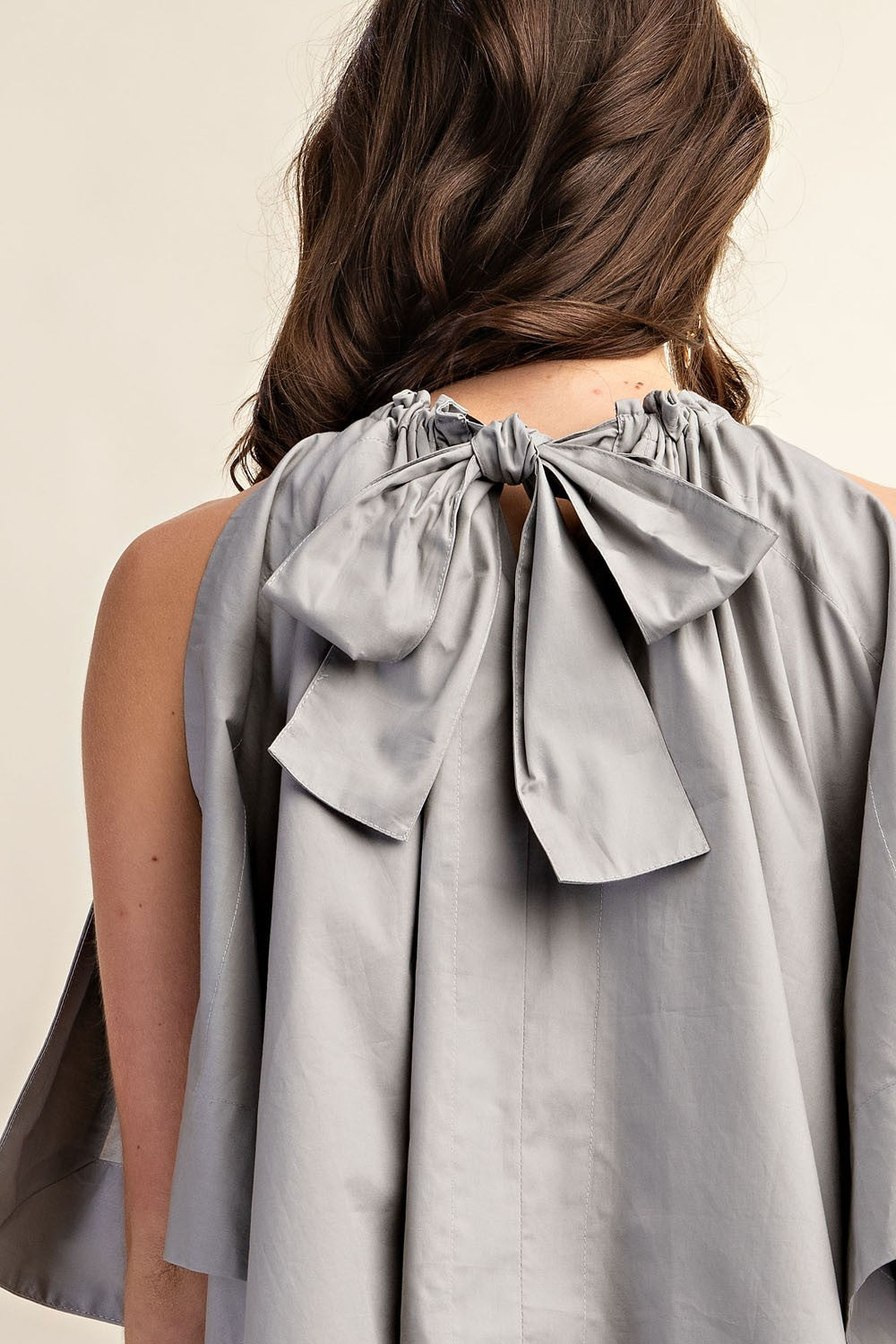 BOWING IN THE WIND SUMMER TOP-GRAY