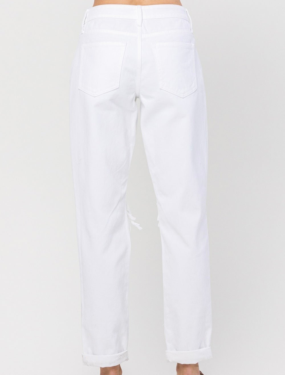 DISTRESSED MOM JEANS