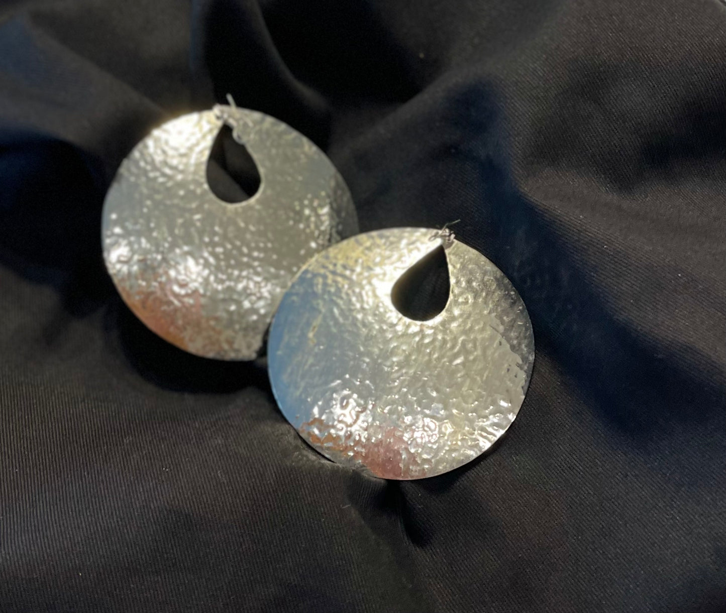 SILVER HAMMERED DISC